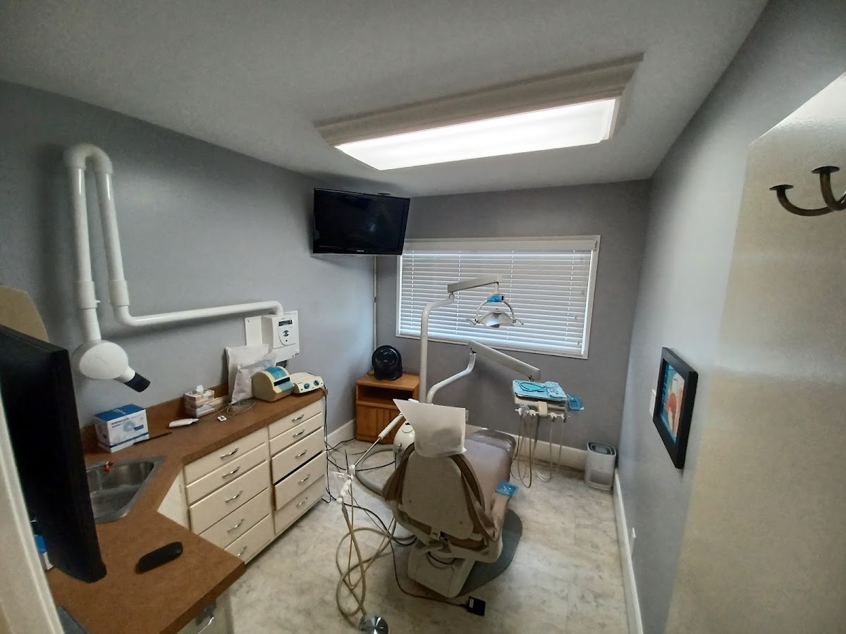 Designer Smiles Dental And Implant Center photo 3