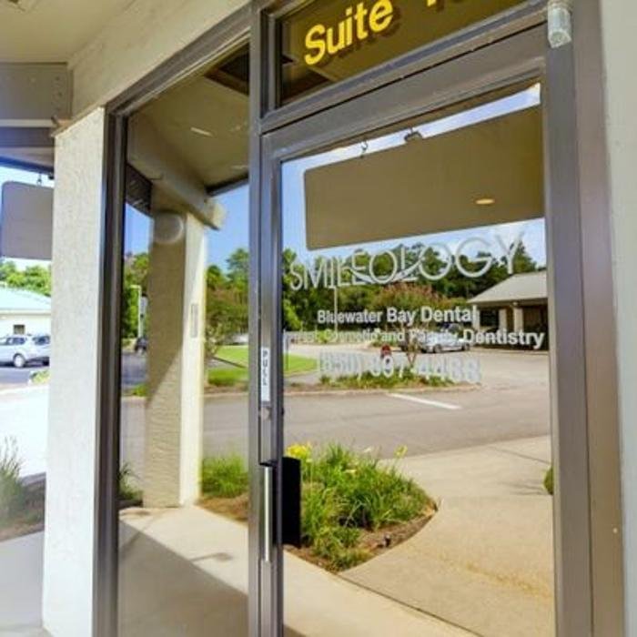 Smileology Niceville - Implant, Cosmetic & Family Dentistry photo 4