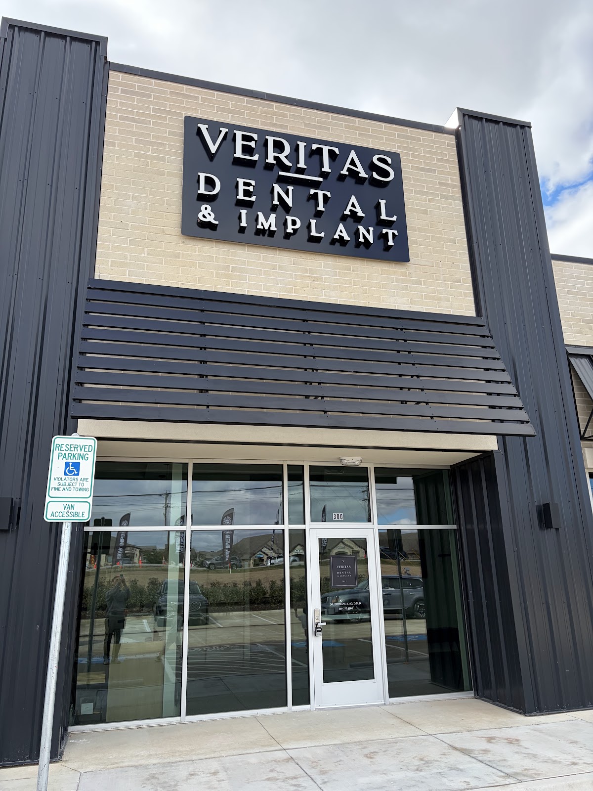 Veritas Dental and Implant photo 4