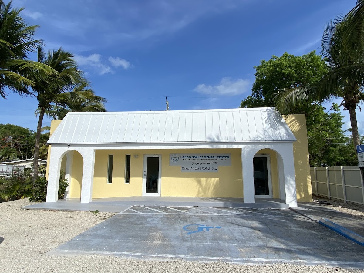 Largo Smiles Dental Center photo 3