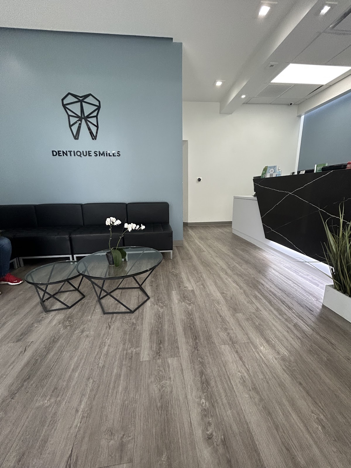 Dentique Smiles | Conroe photo 1