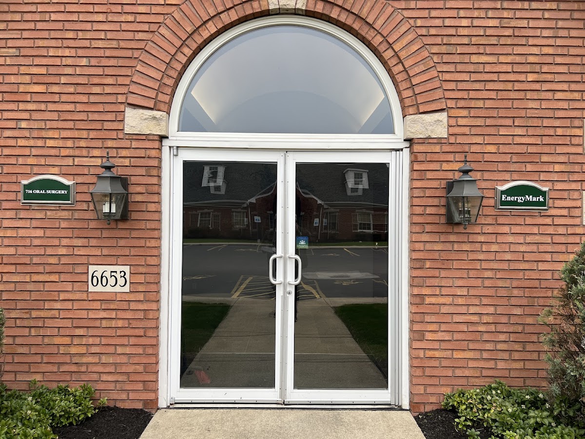 716 Oral Surgery & Dental Implant Studio photo 3