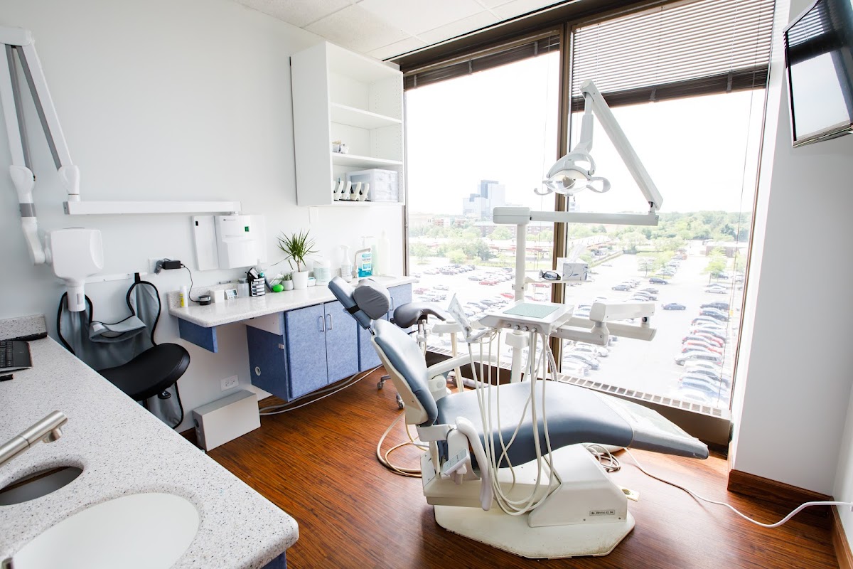 Schaumburg Dental Implant Center photo 3