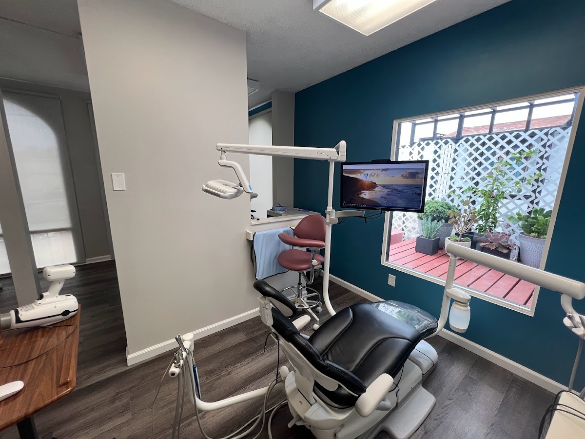 La Jolla Dental Implants & Periodontics photo 1