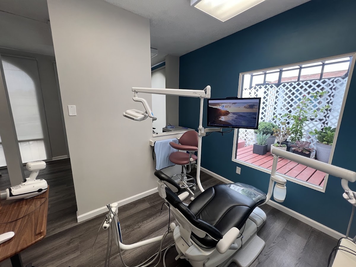 La Jolla Dental Implants & Periodontics photo 1