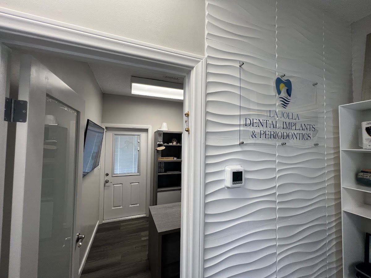 La Jolla Dental Implants & Periodontics photo 4