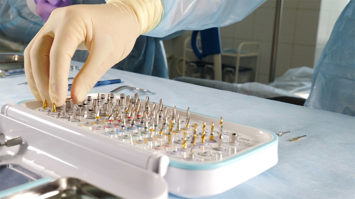 Dr. Charles Chow Oral Implantologist photo 3