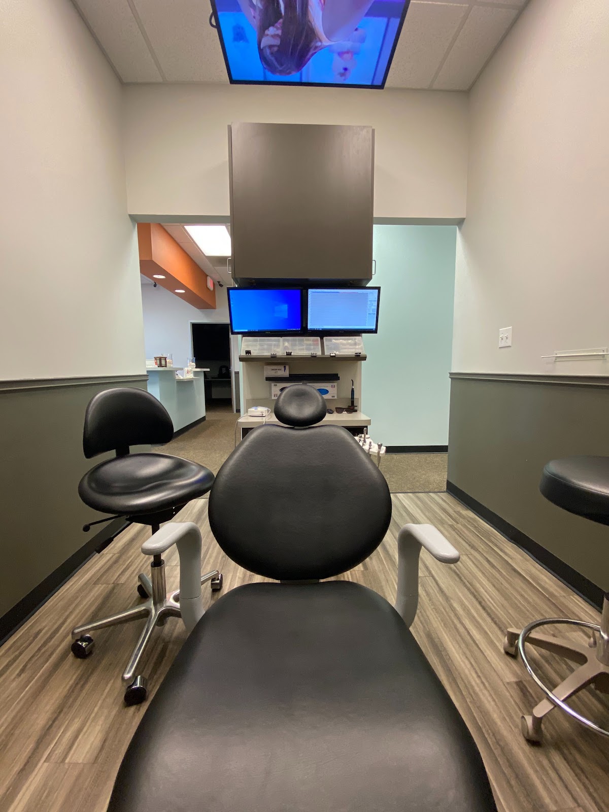 Crystal Lake Dental | Family, Orthodontics & Implant Center photo 2