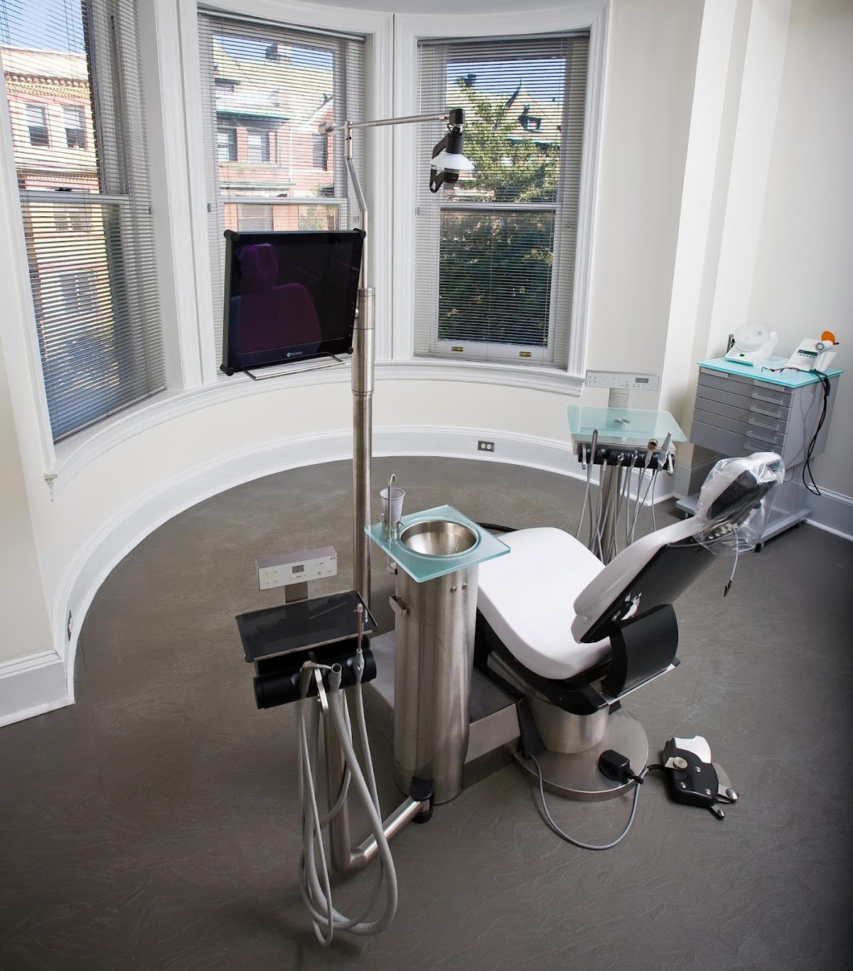 Saltman Implantology & Oral Surgery photo 3