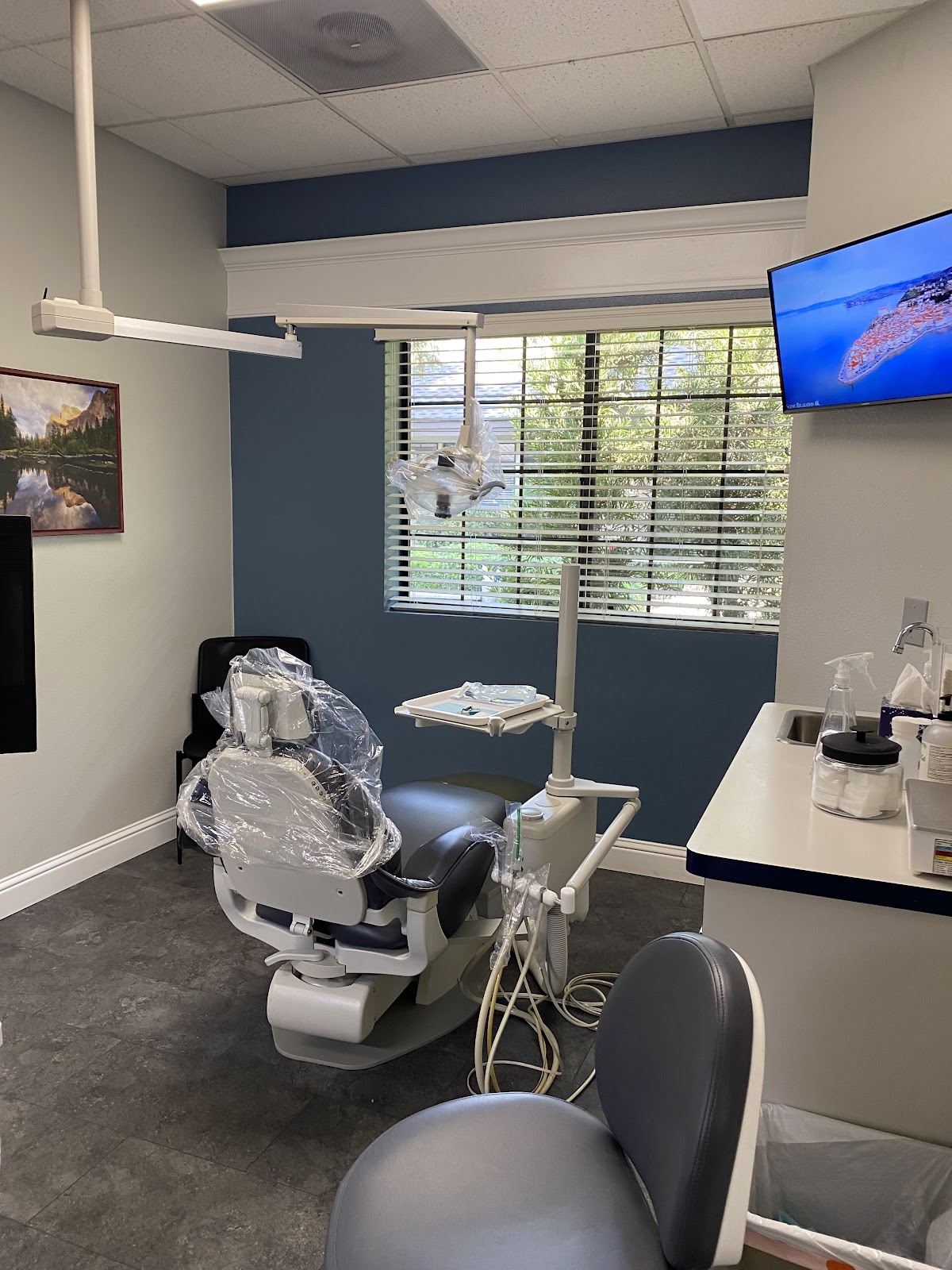 Denture and Implant Center of Fresno photo 1