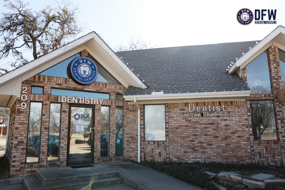 Dfw Dental Service Invisalign Family Cosmetic Implants photo 1