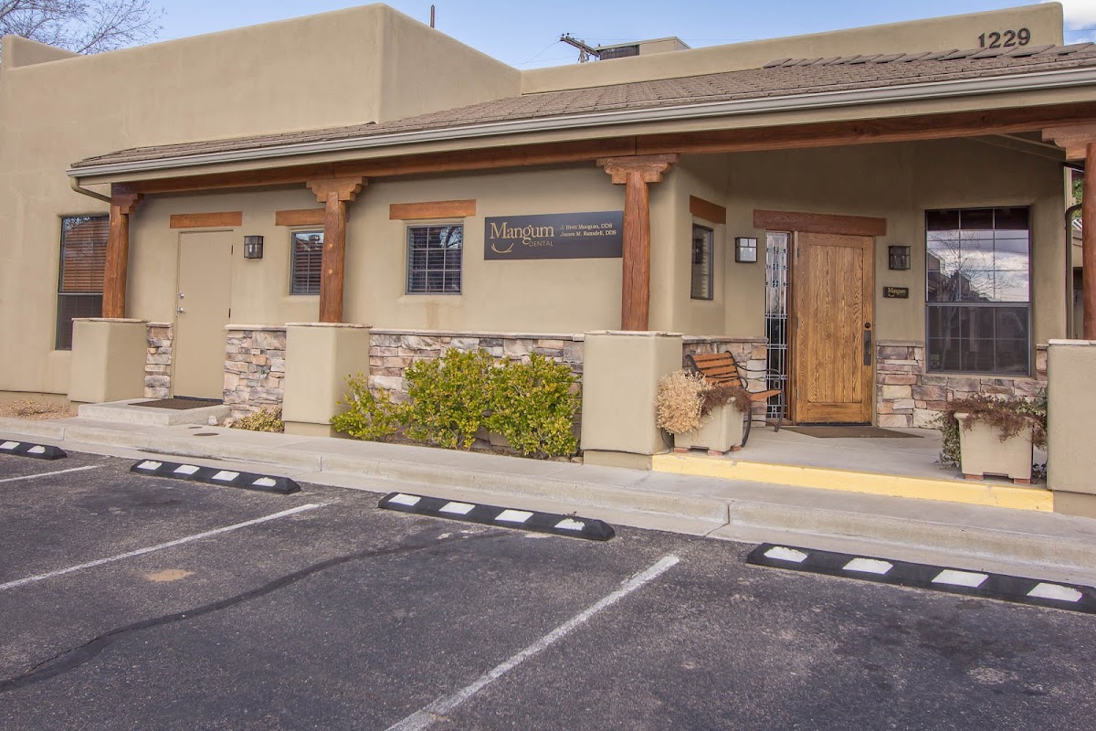 Mangum Dental photo 1