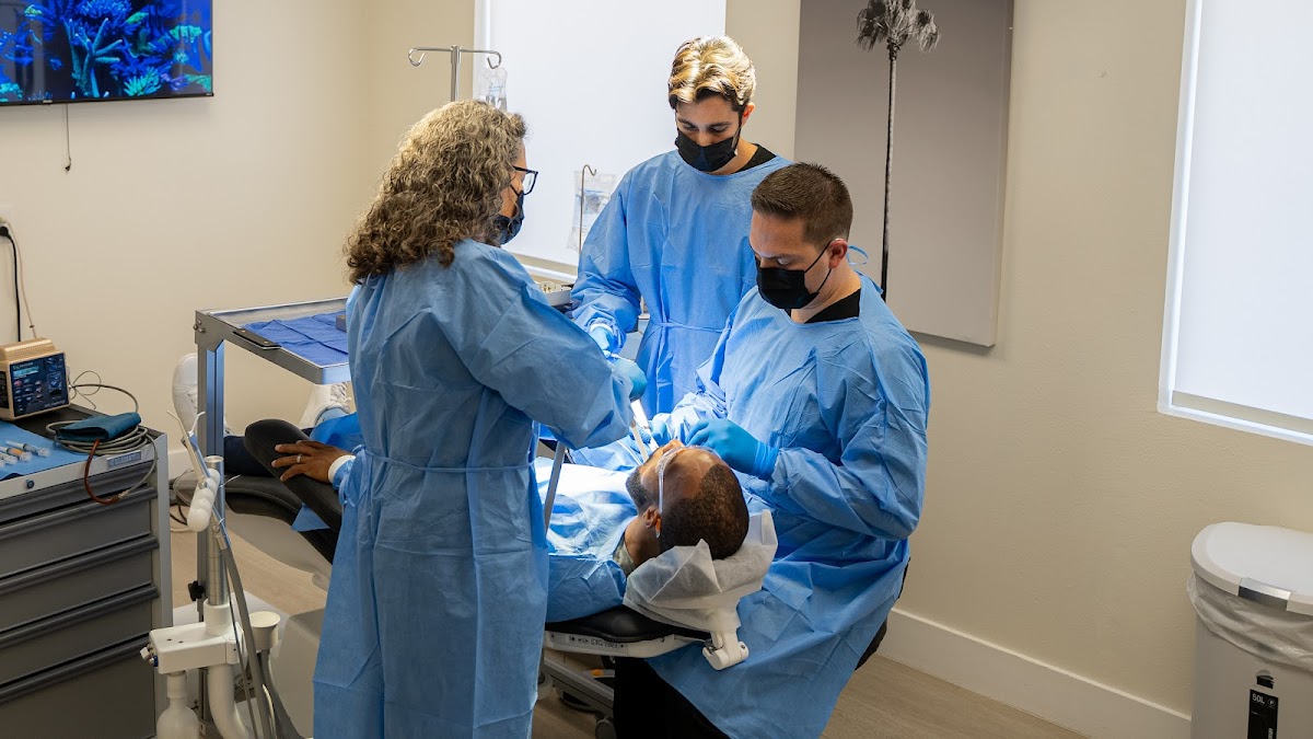 Lasting Smiles Dental Implant Center photo 5