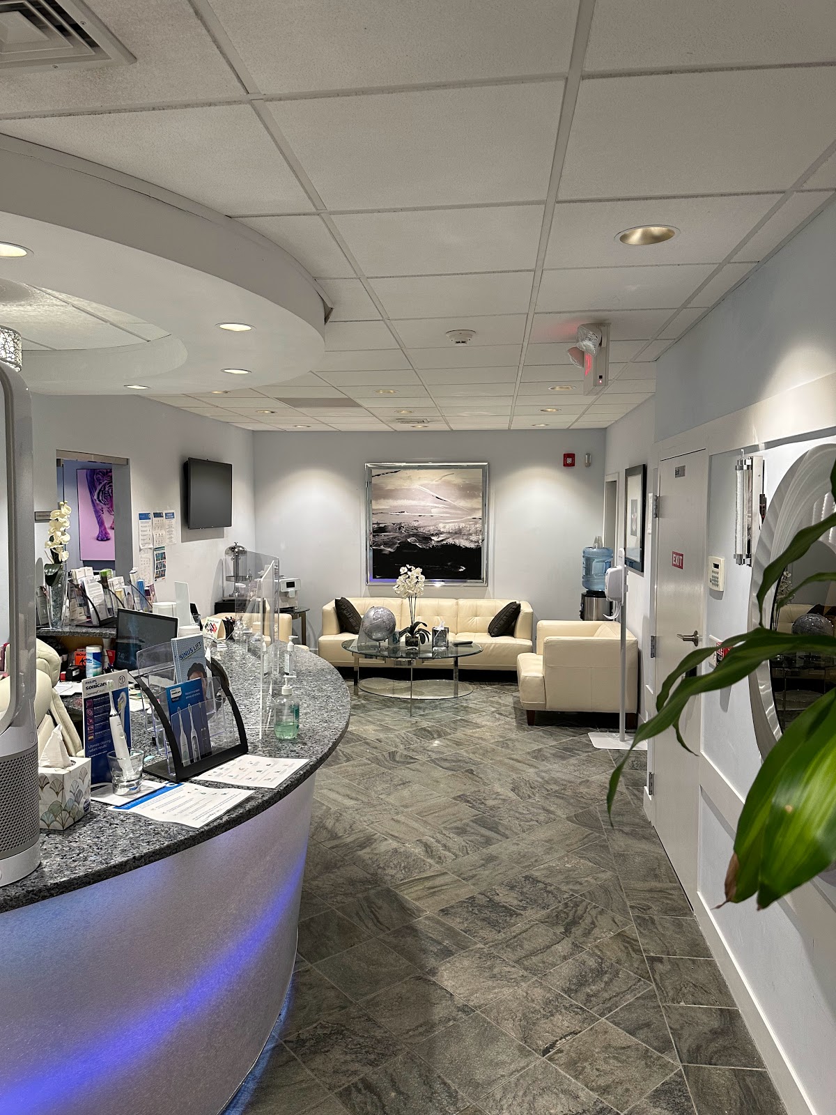 Advanced Cosmetic & Implant Dentistry photo 4