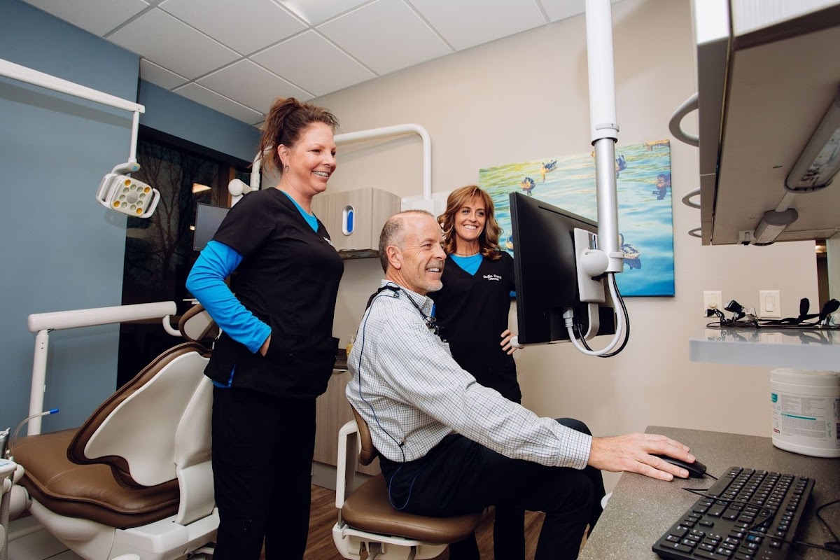 Bullis Pond Dental - Dr. Curt Travis, Dr. George Metropulos, Dr. Nathan Fleming, & Dr. Danielle Grosdidier photo 5