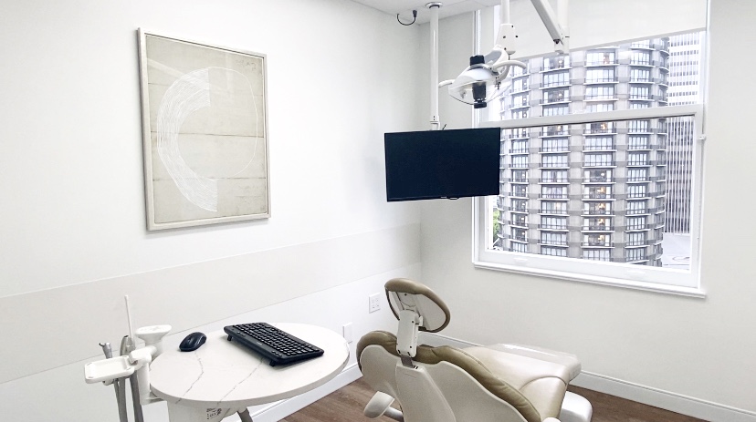 Advanced Perio - Microsurgery + Implantology photo 2