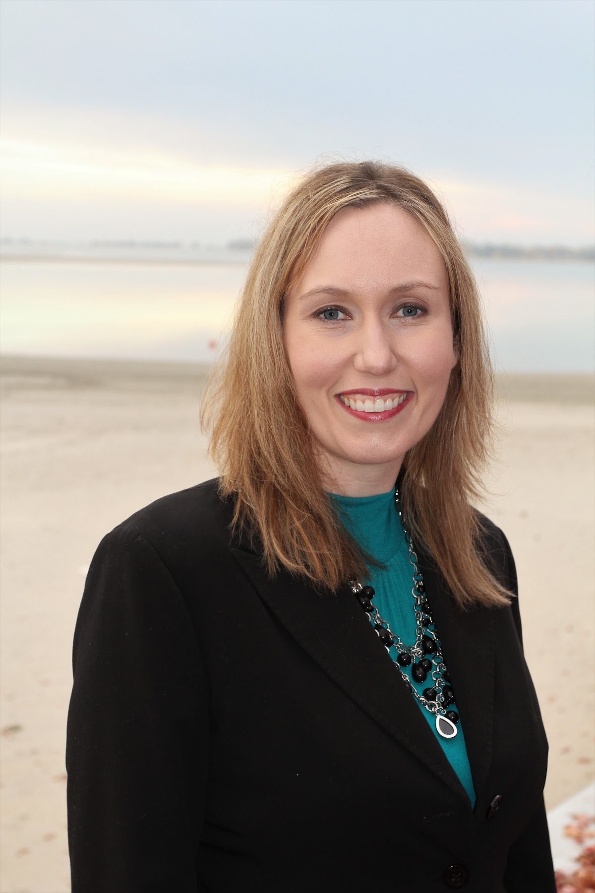 The White House Dentistry, Dr. Lindsey R. Zeboski DDS photo 2