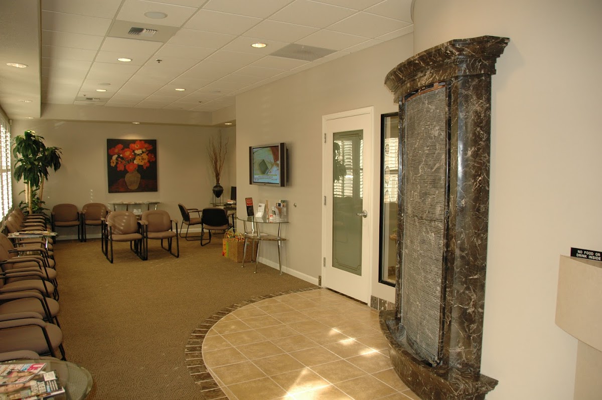 Dr. Rosenbaum & Associates photo 3