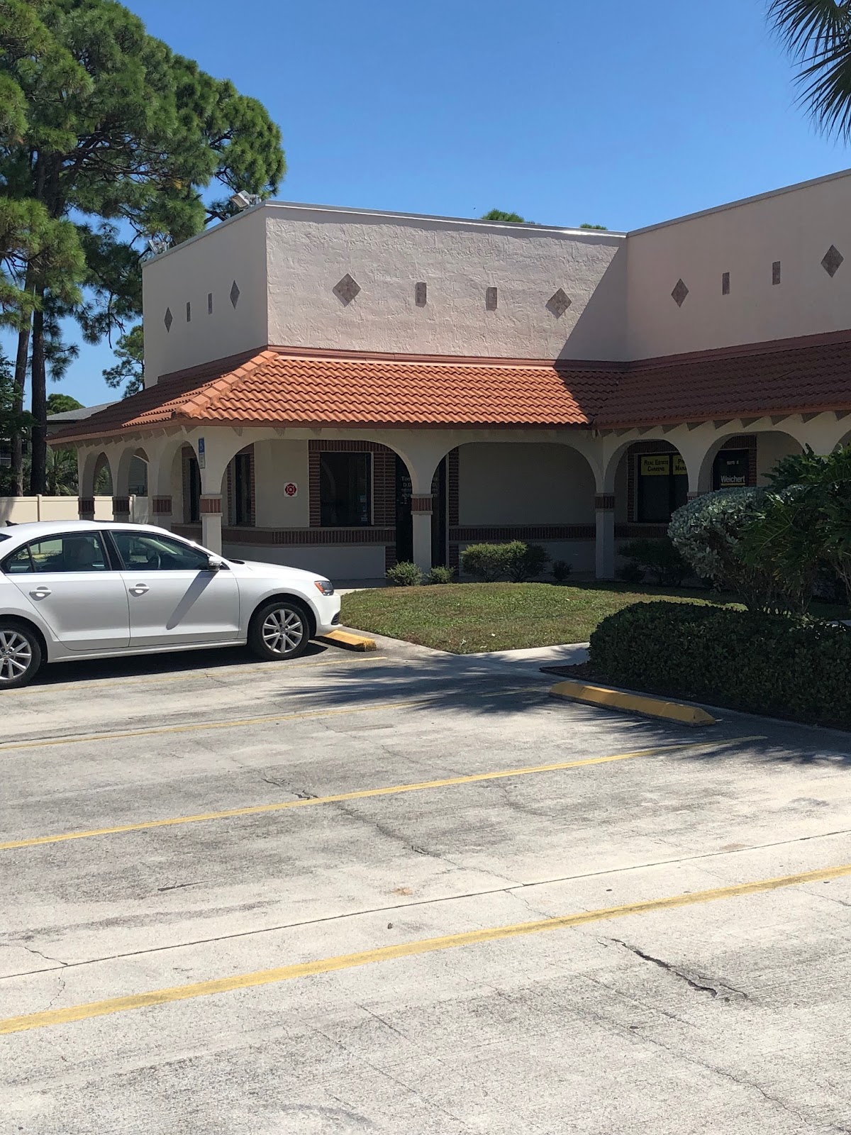 Tony Menendez, DDS, Magd photo 3