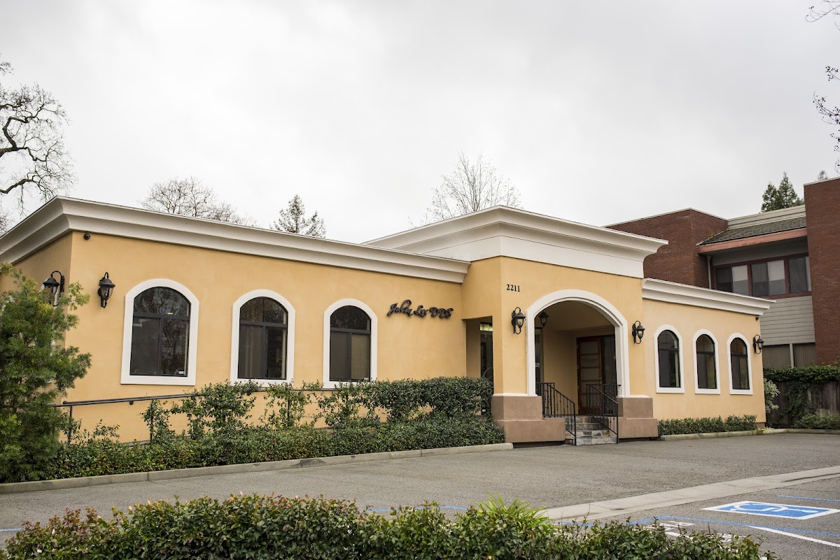 Center for Dental Implants and Dentistry Walnut Creek - Julia Lee D.D.S. photo 1