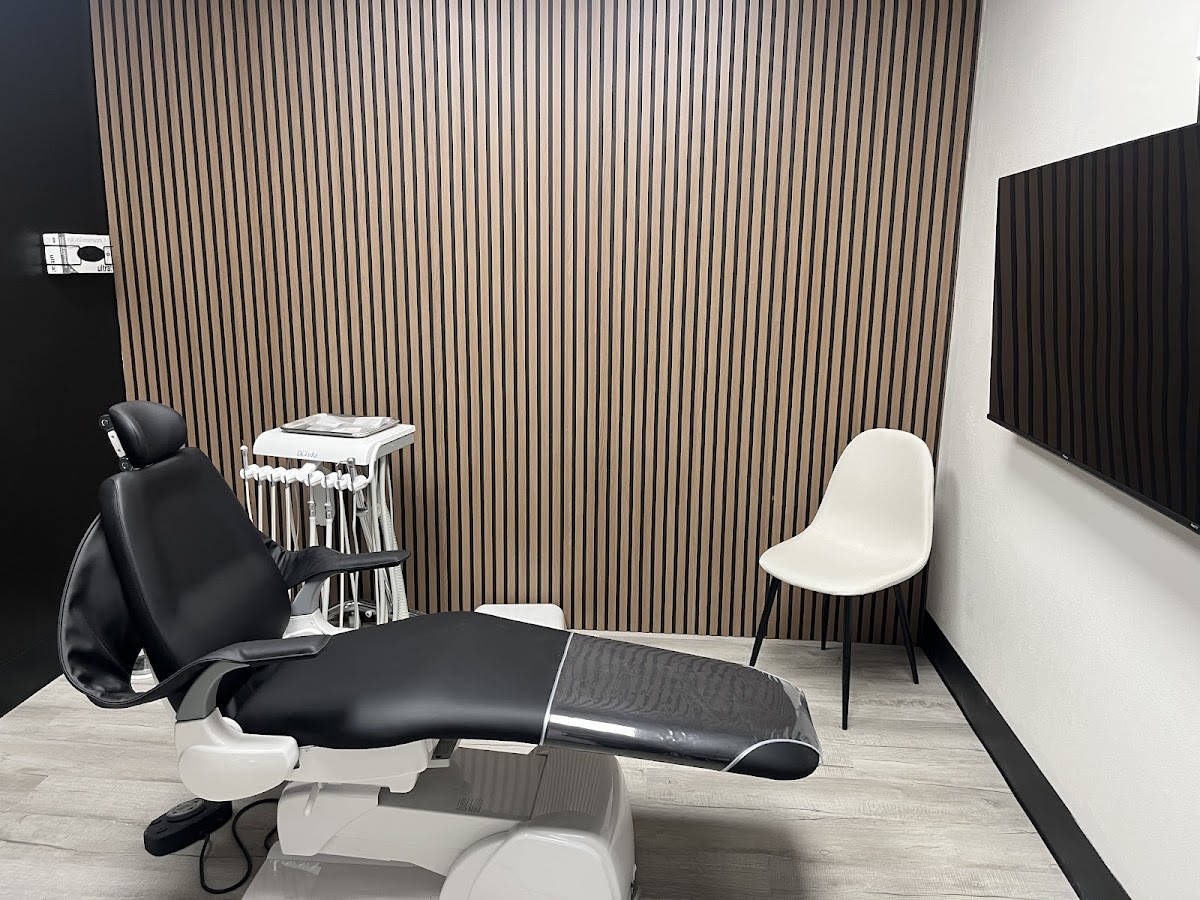 Dentist In Tyler - Dentures & Dental Implants photo 1