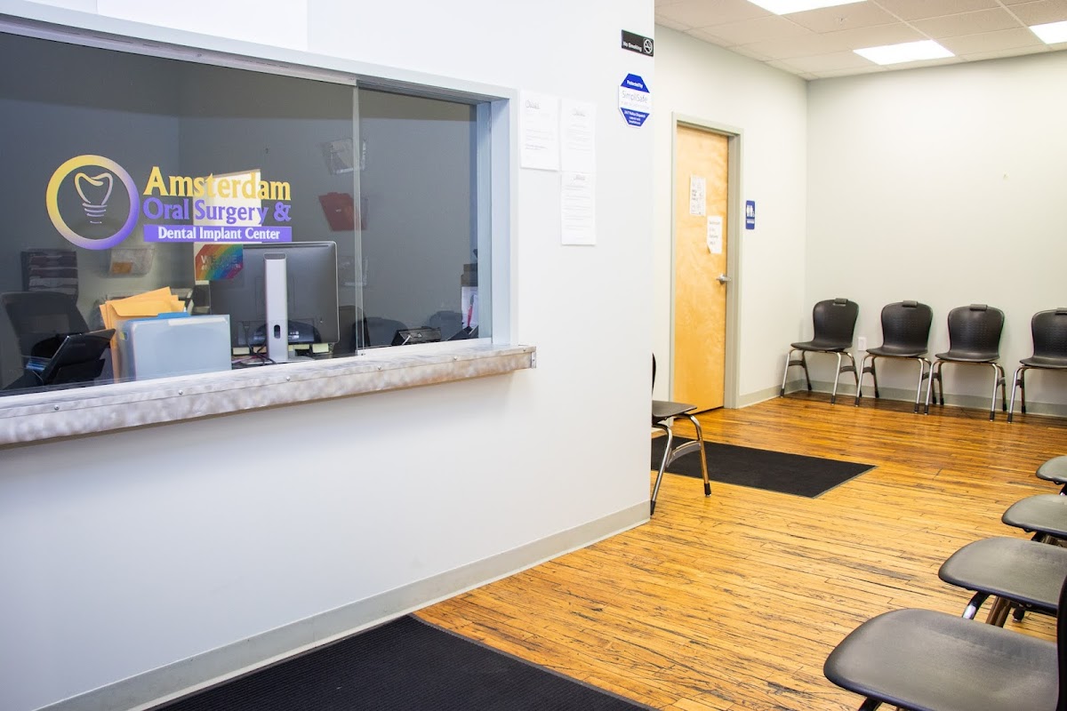 Amsterdam Oral Surgery & Dental Implant Center photo 1