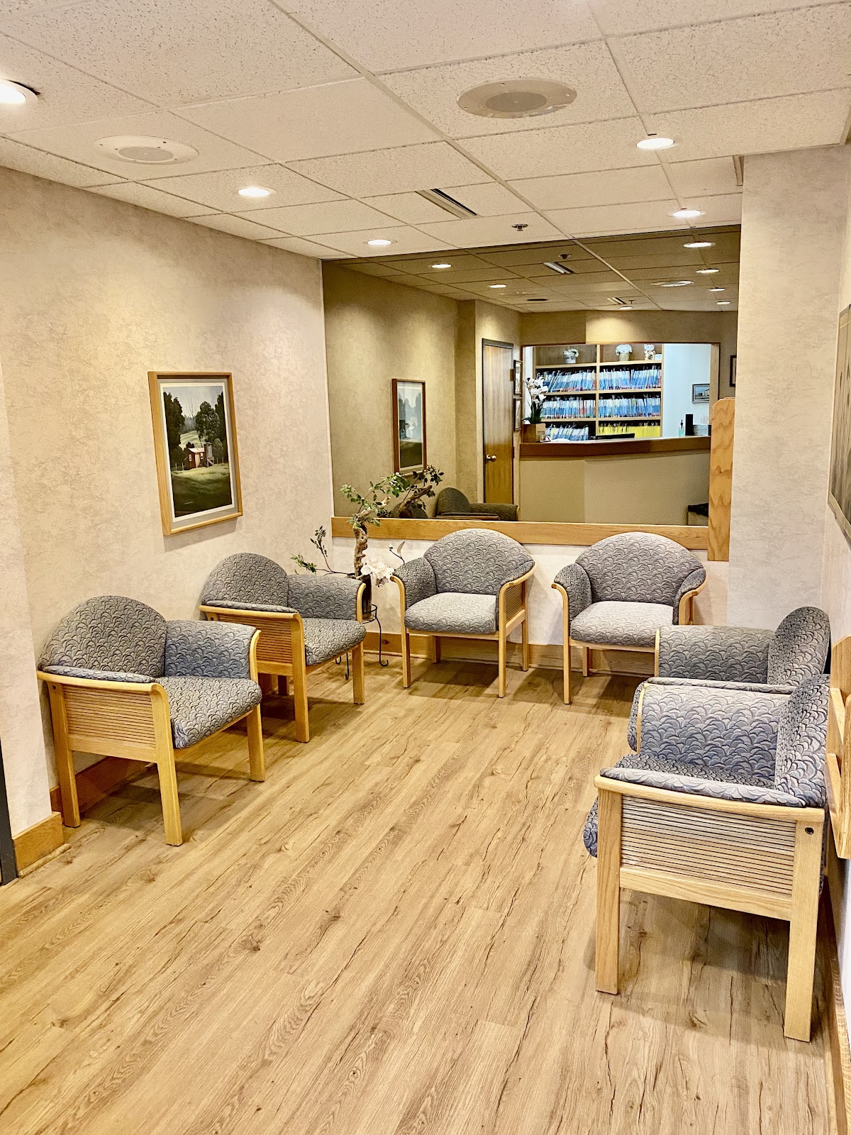 Queen's Crown Dental photo 1