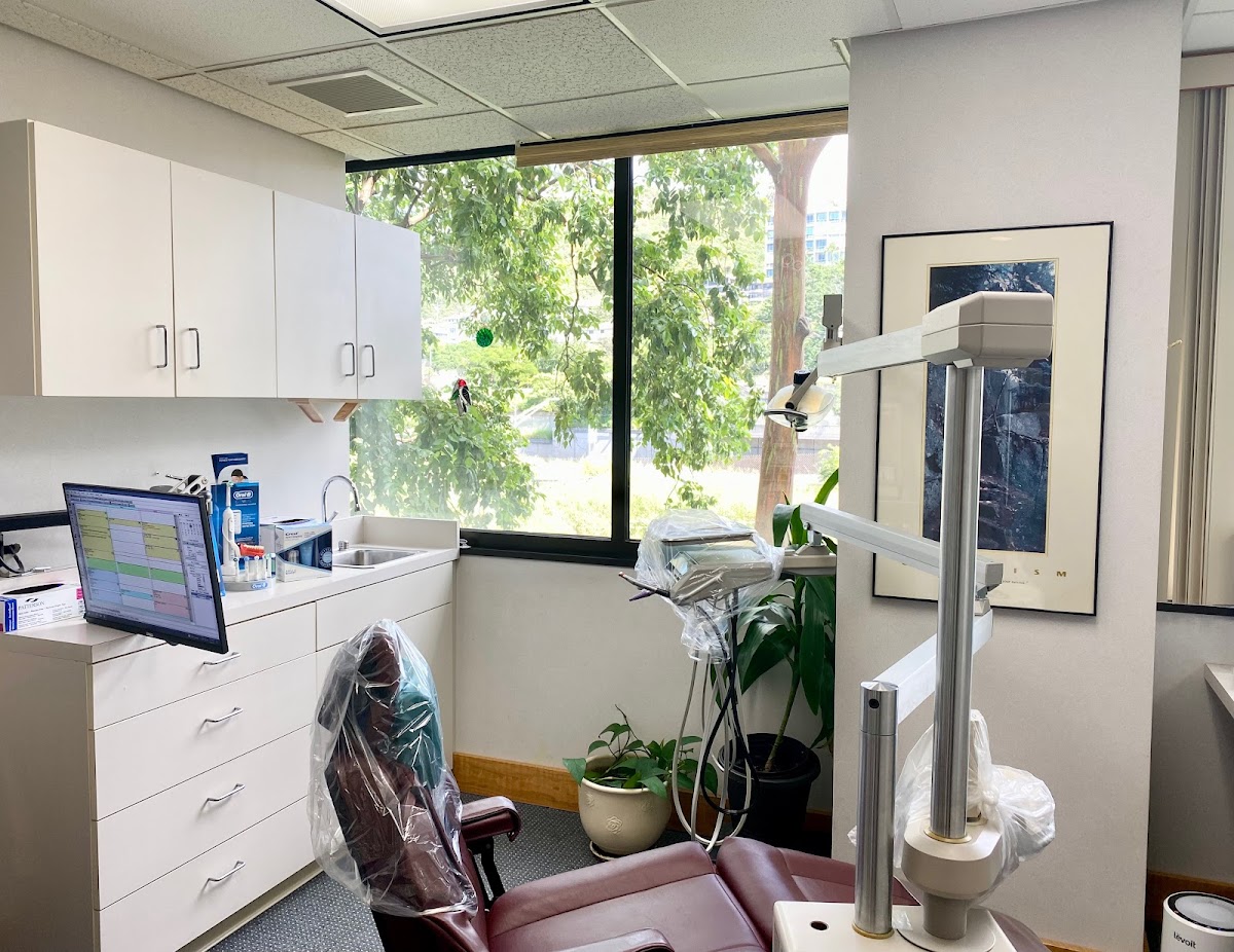 Queen's Crown Dental photo 2