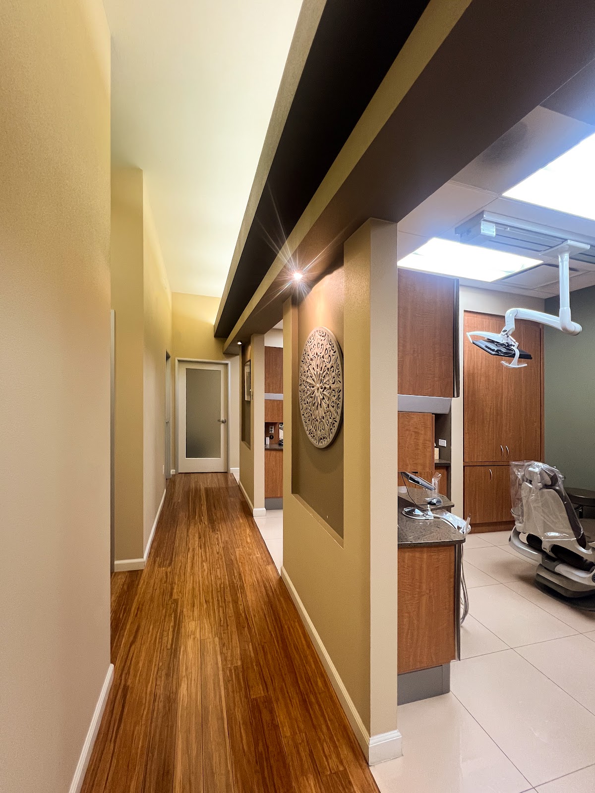 Dullat Dental Cosmetic & Implants photo 3