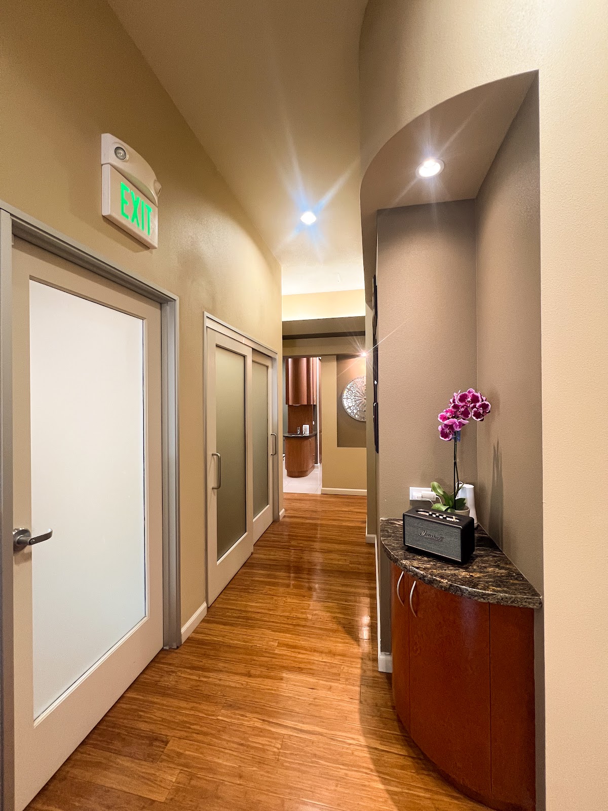 Dullat Dental Cosmetic & Implants photo 5