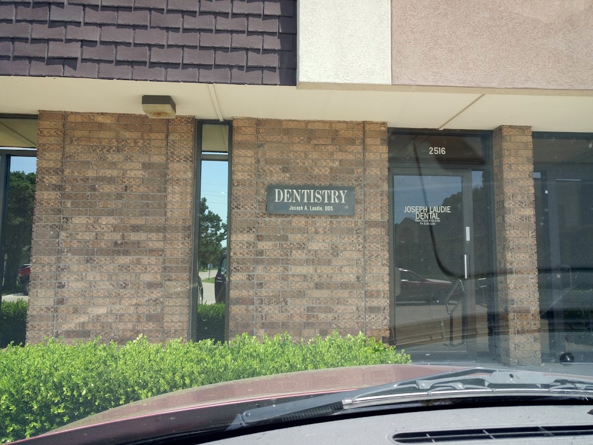 Joseph Laudie Dental photo 3