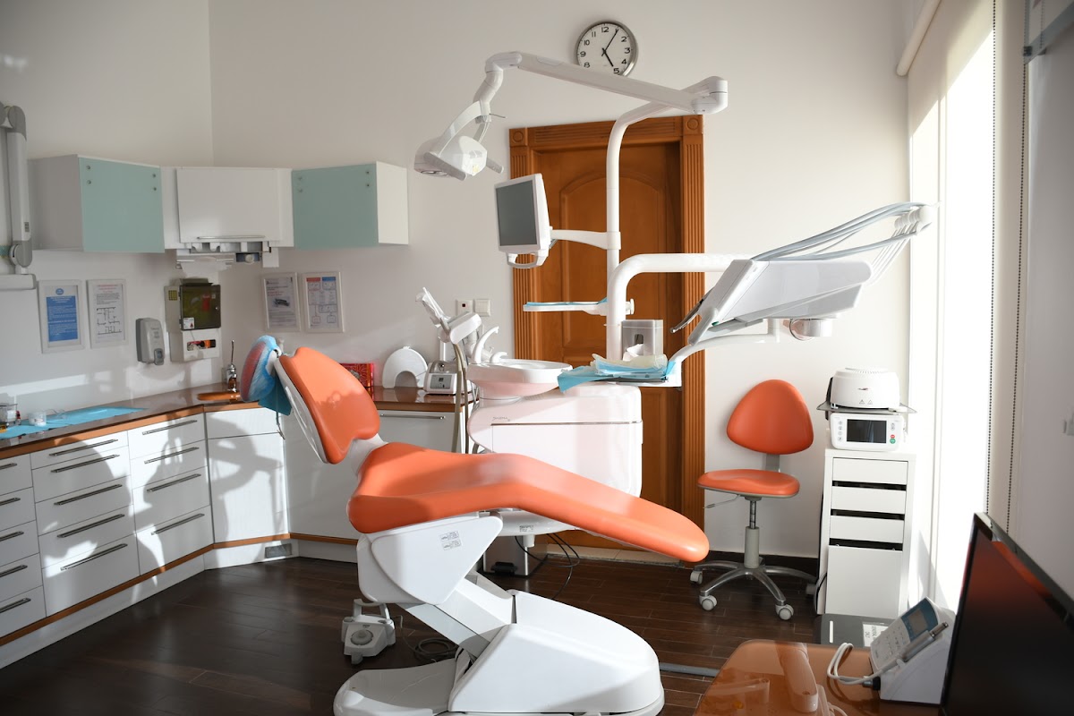 Boulevard Dental / Dentist In Palmdale photo 1