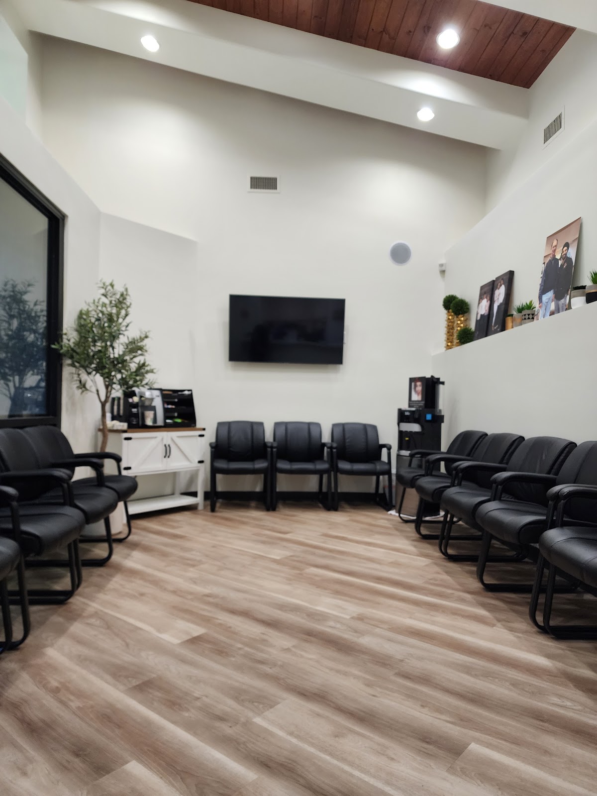 Singh Smile Care - Dentist Glendale Az photo 3