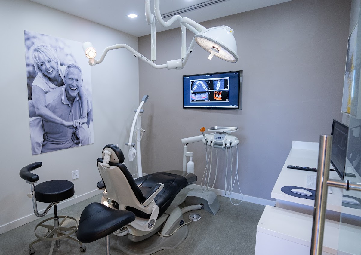 Lasting Smiles Dental Implant Center photo 1