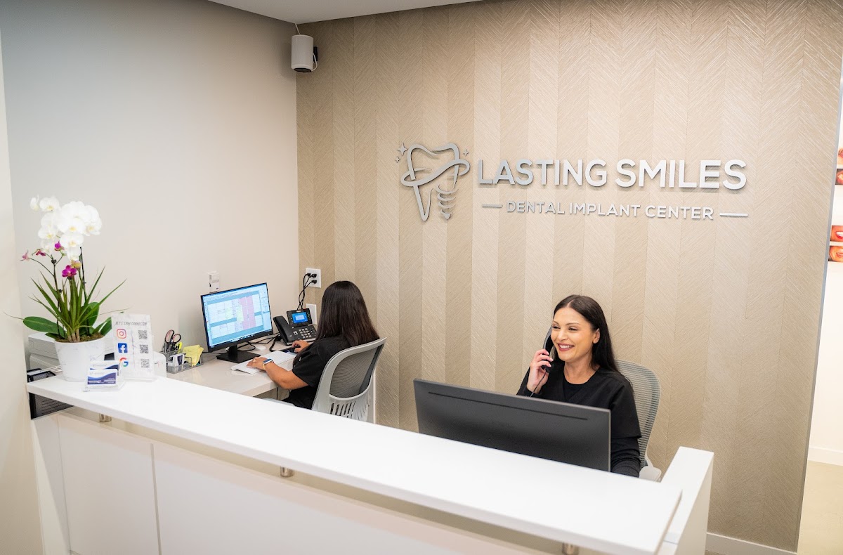Lasting Smiles Dental Implant Center photo 3