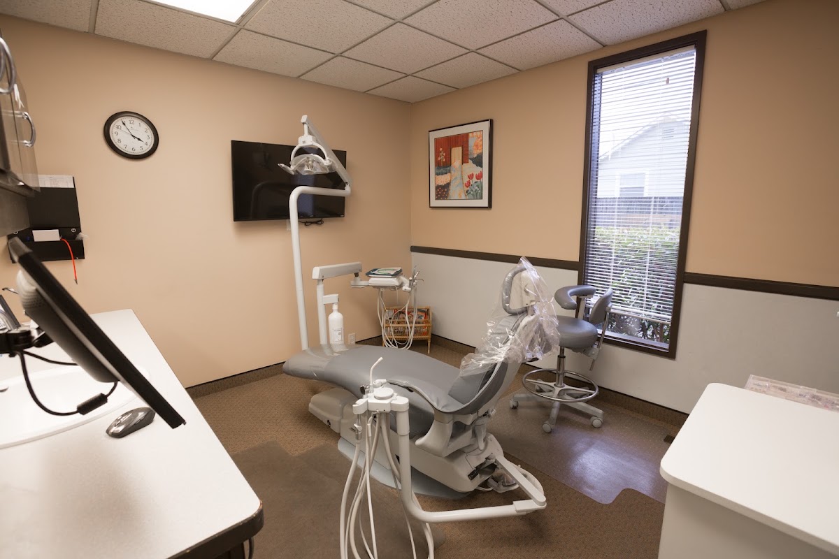 College Hill Dental photo 2