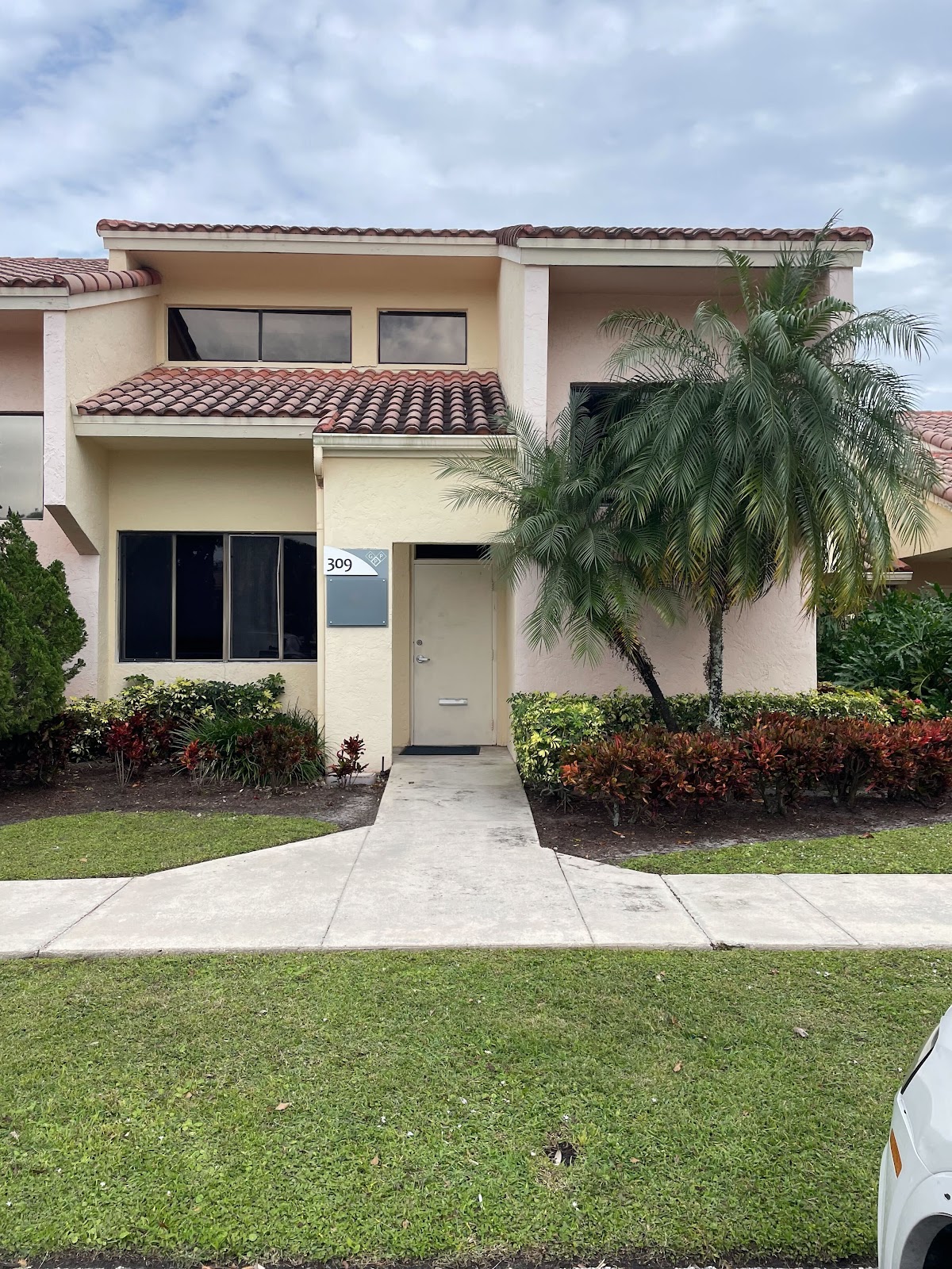 Florida Oral & Maxillofacial Surgery photo 4