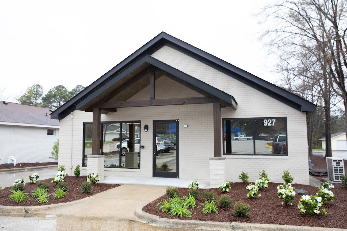 Smilesolution Dental Implant Center photo 4