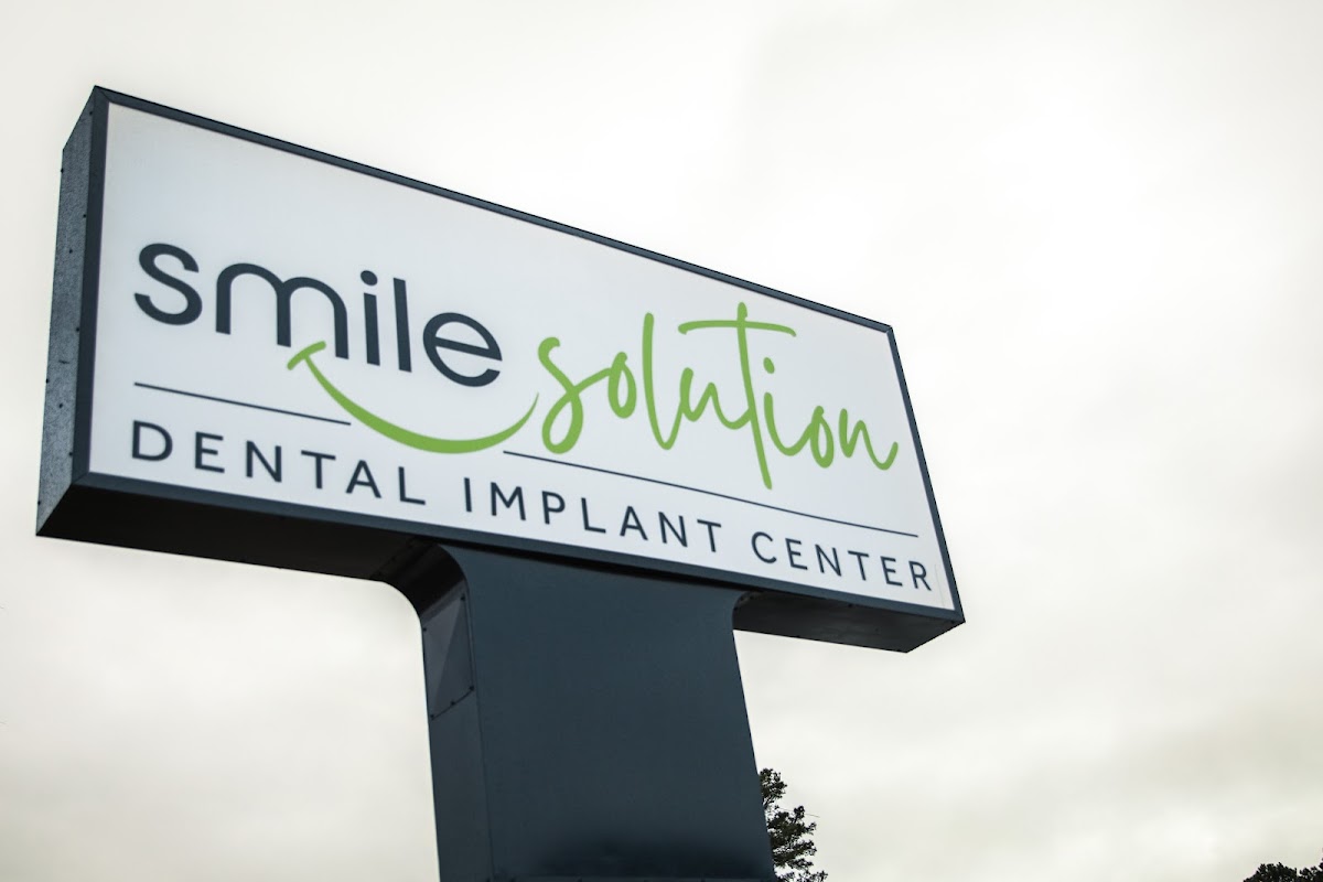 Smilesolution Dental Implant Center photo 5