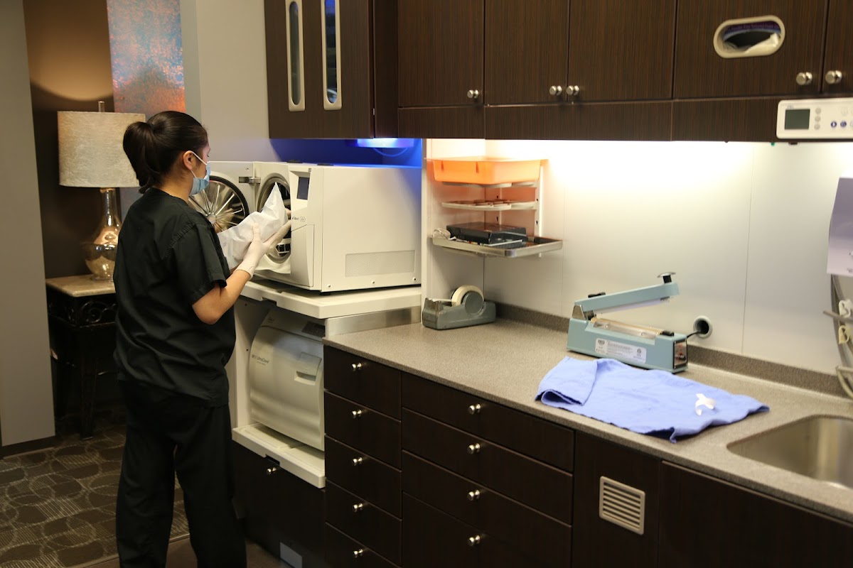 Anna M. Munné, DDS, PA & Associates photo 6