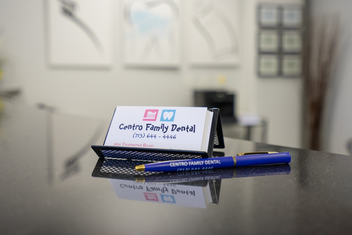 Centro Dental & Implants photo 5