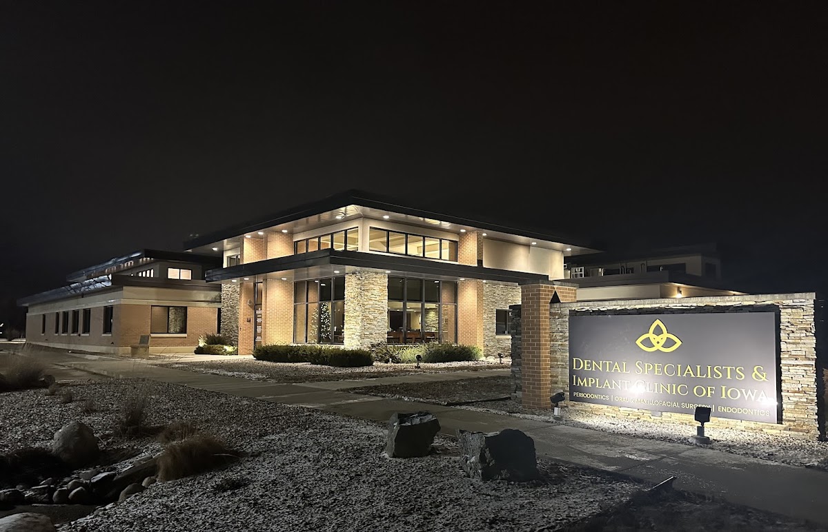 Dental Specialists & Implant Clinic of Iowa photo 1