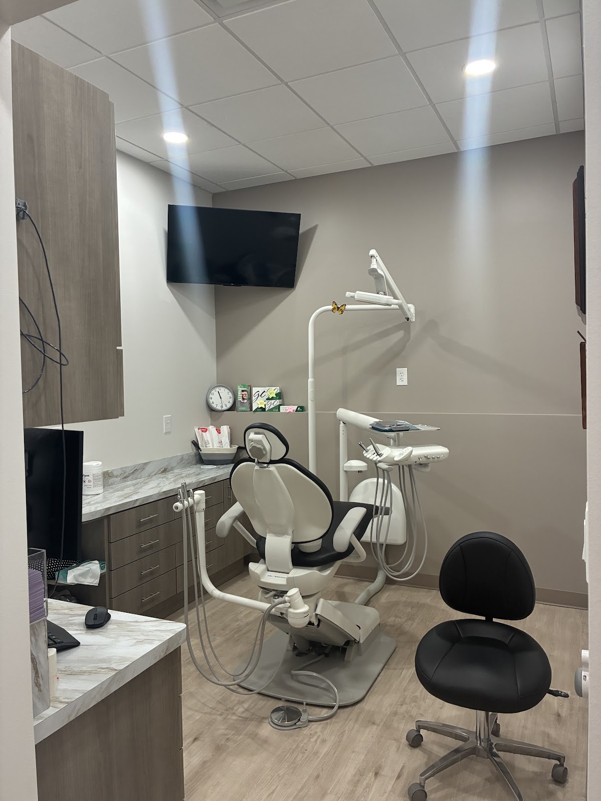 Ardmore Dental Group, Edmonds R Brook DDS photo 1