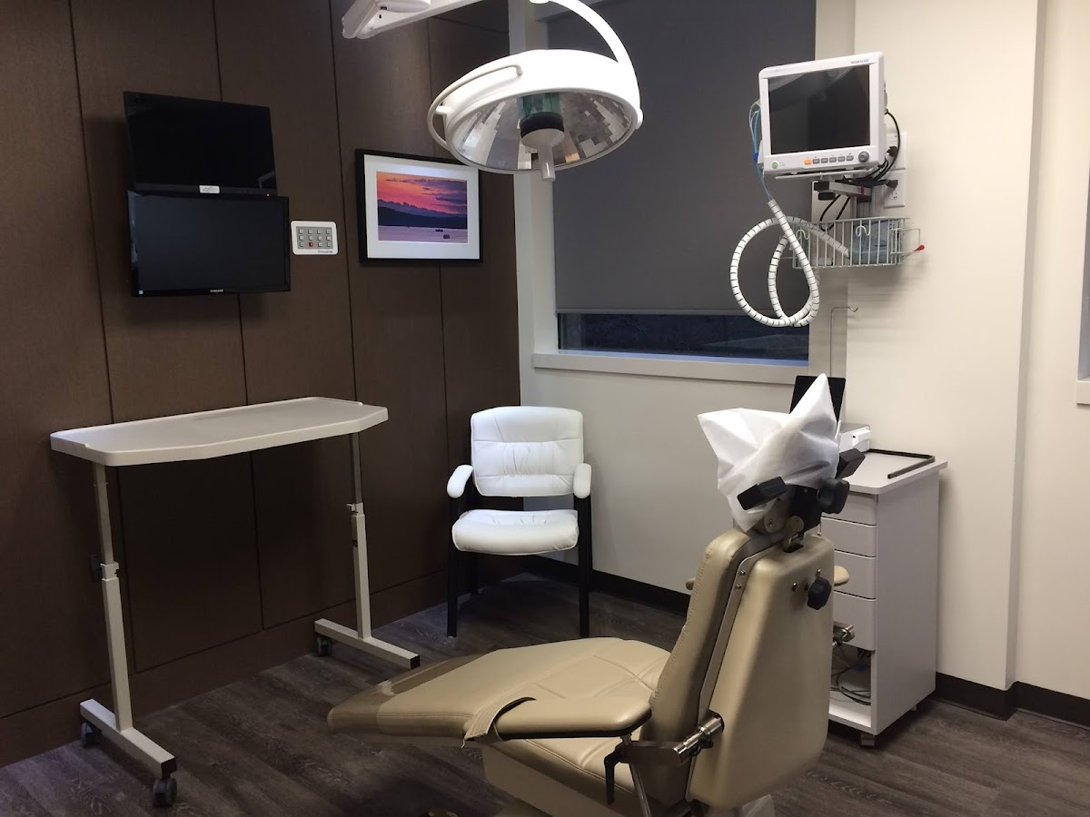 The Center for Oral and Maxillofacial Surgery - Dr. Henry H. Rowshan photo 3