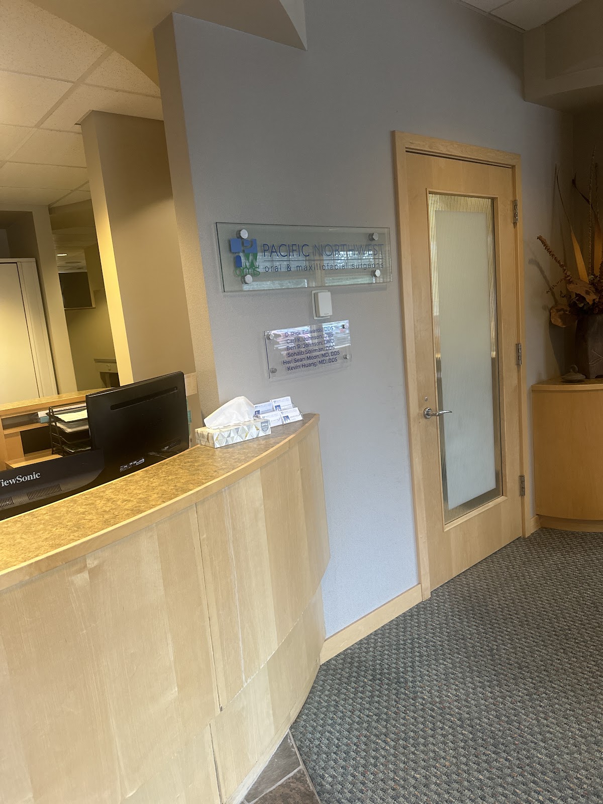Pacific Northwest Oral & Maxillofacial Surgeons, Dental Implants & Wisdom Teeth photo 2