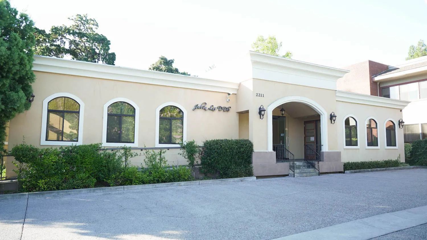 Center for Dental Implants and Dentistry Walnut Creek - Julia Lee D.D.S. photo 2