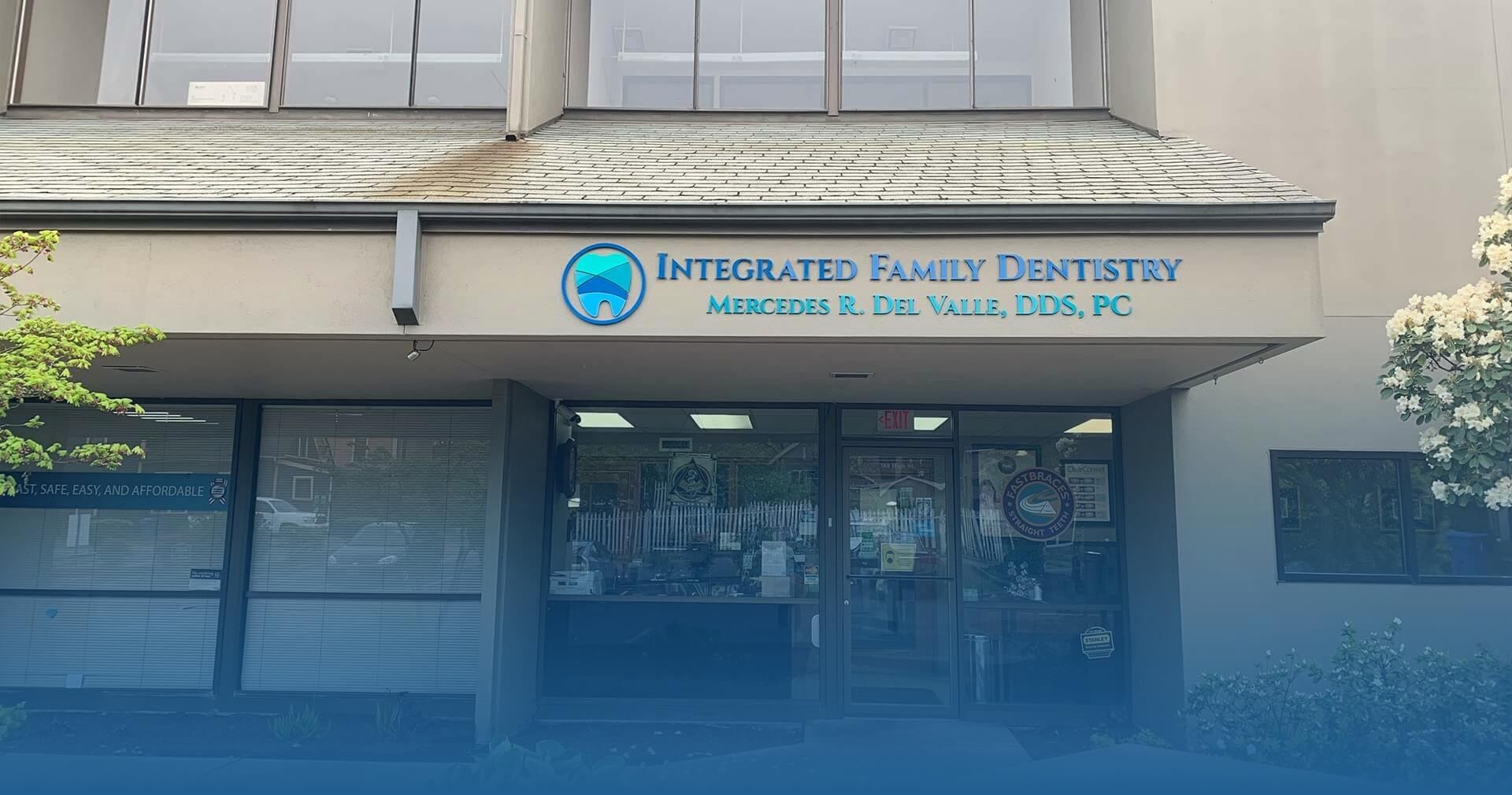 Mercedes R Del Valle DDS PC photo 1